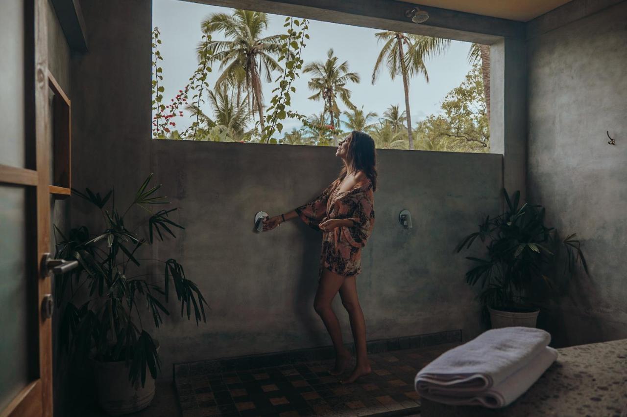 Mangroove Bay Boutique Hostel Banyuwedang Bagian luar foto