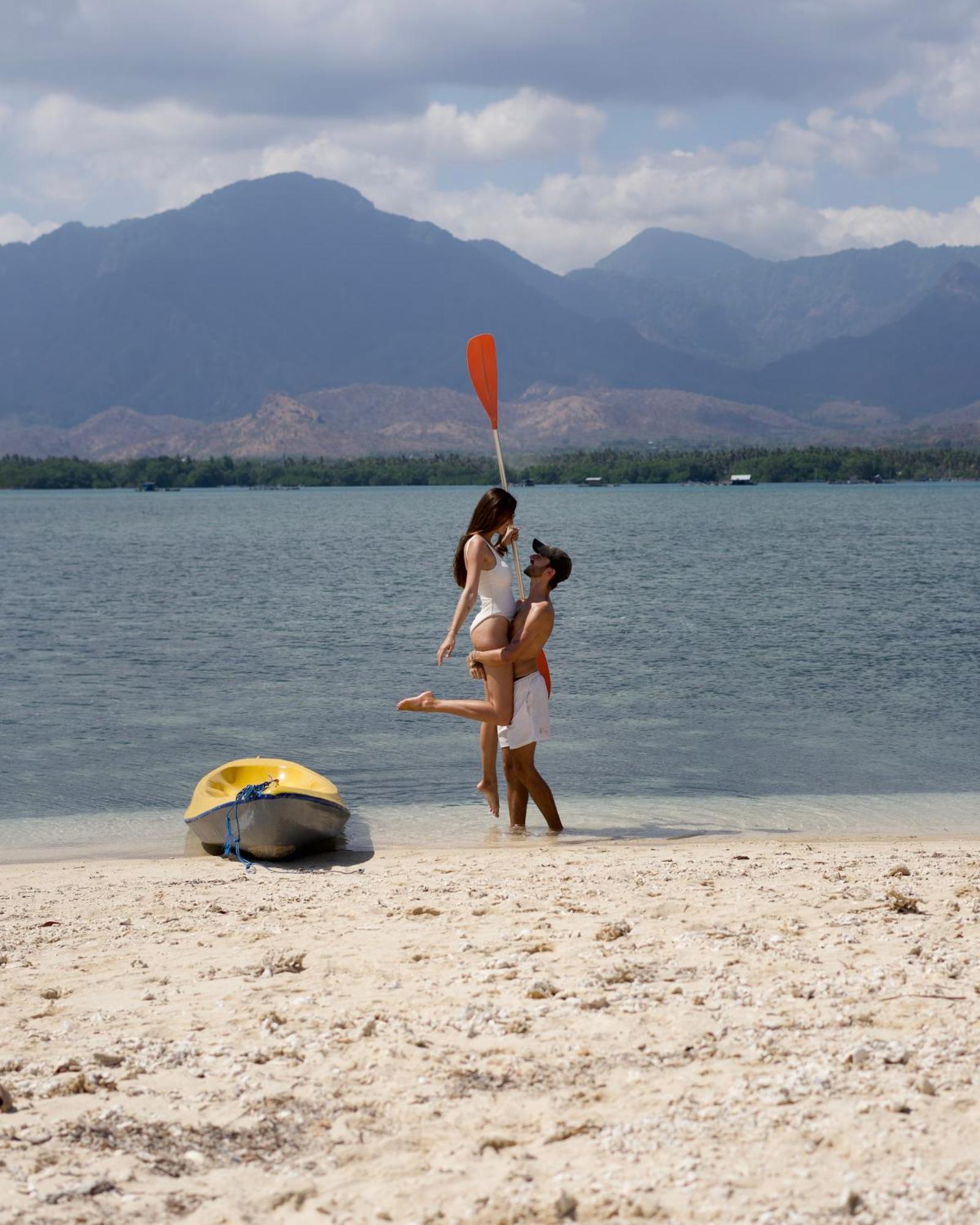 Mangroove Bay Boutique Hostel Banyuwedang Bagian luar foto