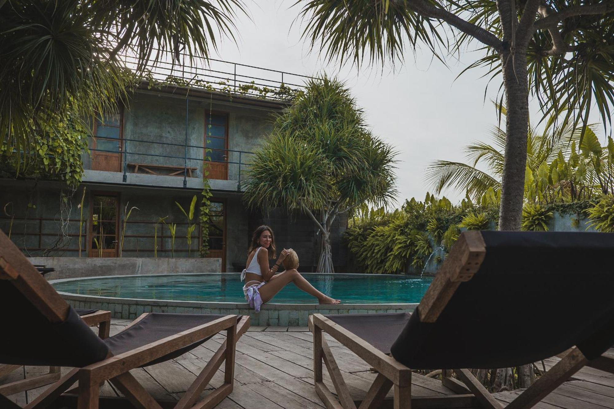 Mangroove Bay Boutique Hostel Banyuwedang Bagian luar foto