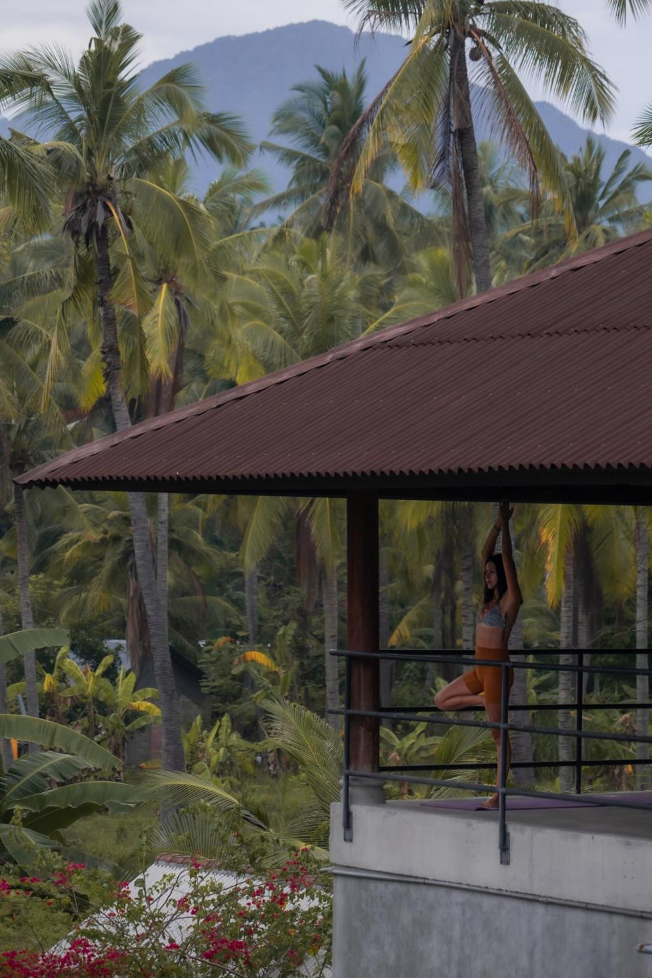Mangroove Bay Boutique Hostel Banyuwedang Bagian luar foto