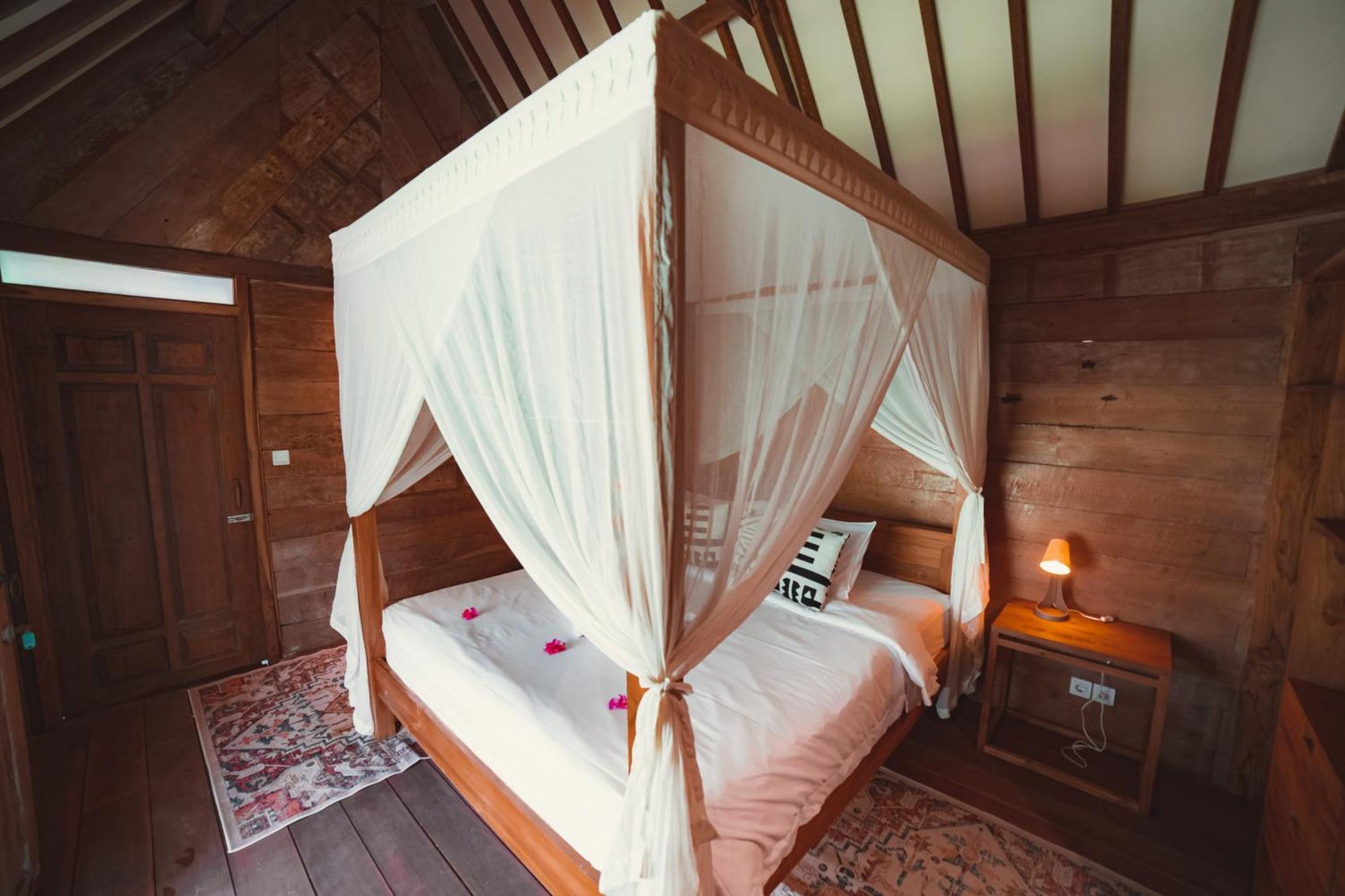 Mangroove Bay Boutique Hostel Banyuwedang Bagian luar foto